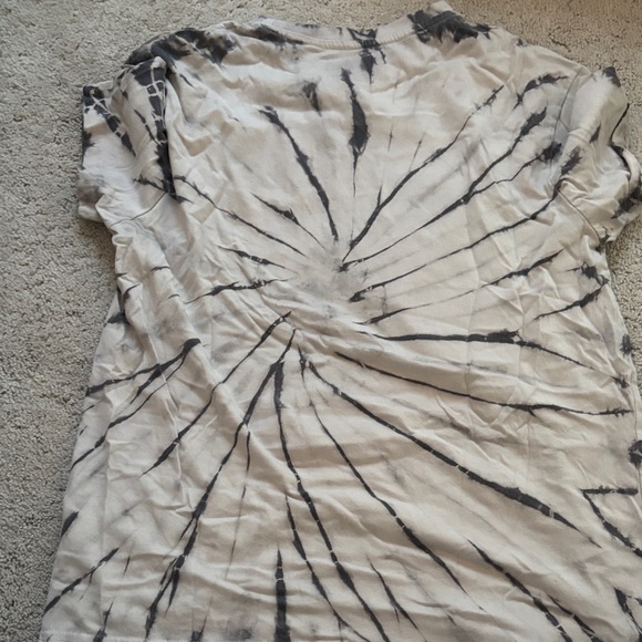 Unisex Guns n’ Roses Tie-Dye Graphic Tee - Black & White - Picture 4 of 4